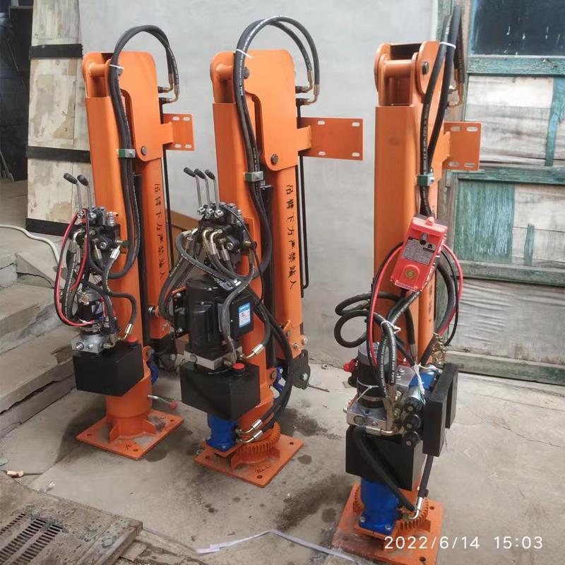 宁城县重汽蓝牌随车吊 3.2吨 国六动力强 液压驱动 农用自卸起重机